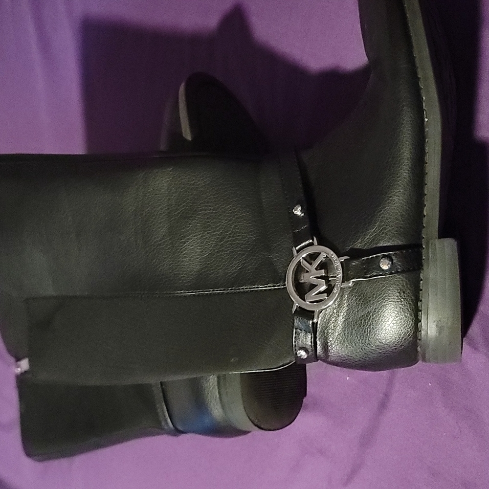Girls boots